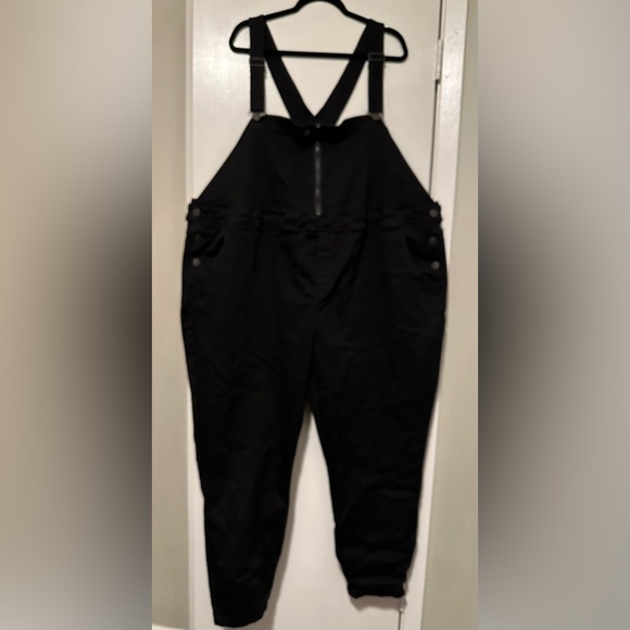NWOT Universal Standard black overalls size 2XL - Picture 2 of 7